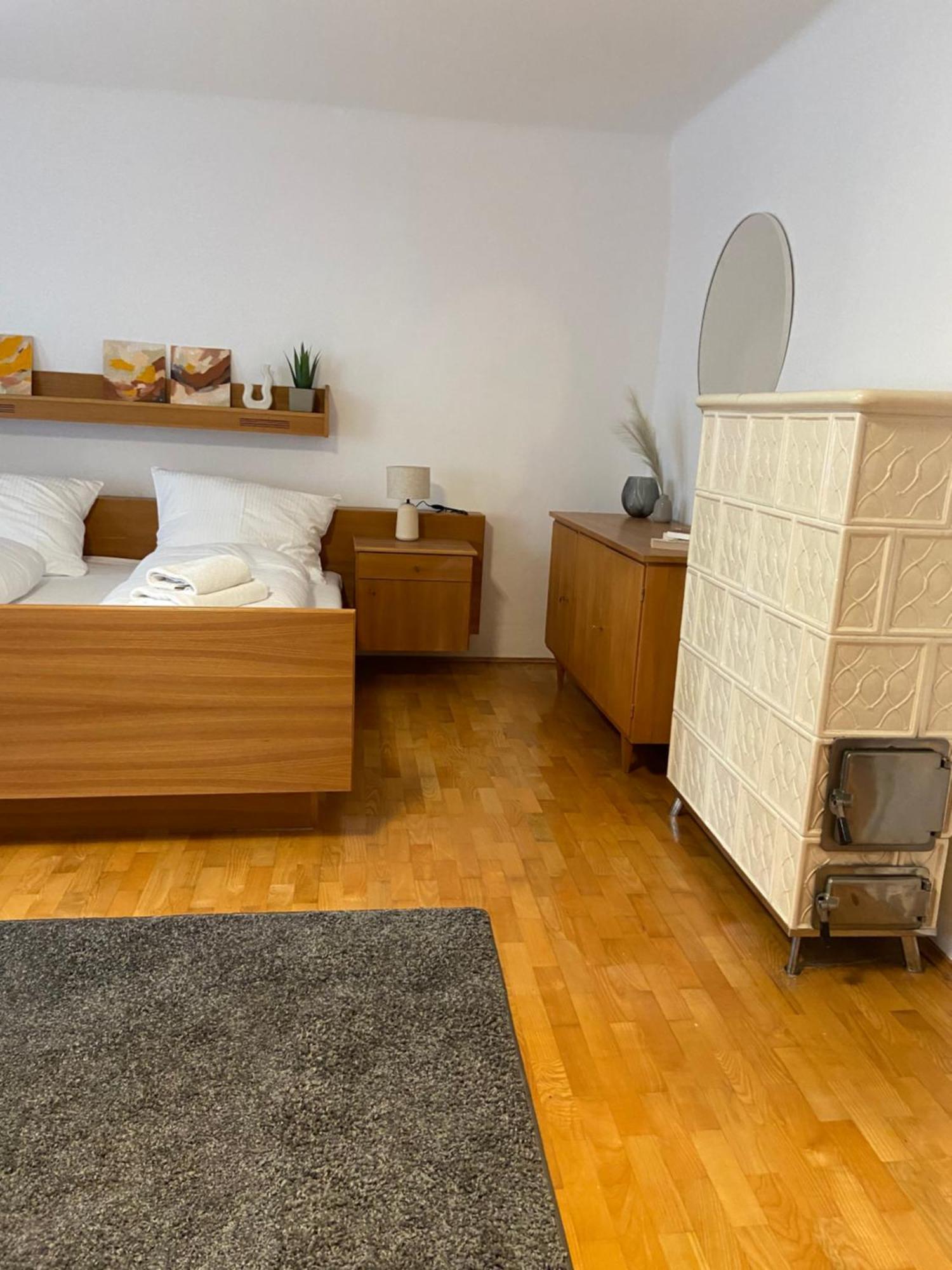 Zentrale Wohnung Gmunden Alte Baeckerei Buitenkant foto